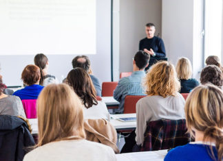Chcesz zostać kierownikiem? Wybierz studia z zarządzania.