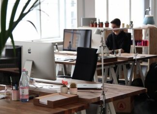 Co motywuje do pracy