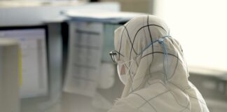 Jak dodać administratora do strony na Facebooku?