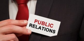 Czym różni się public relations od reklamy?